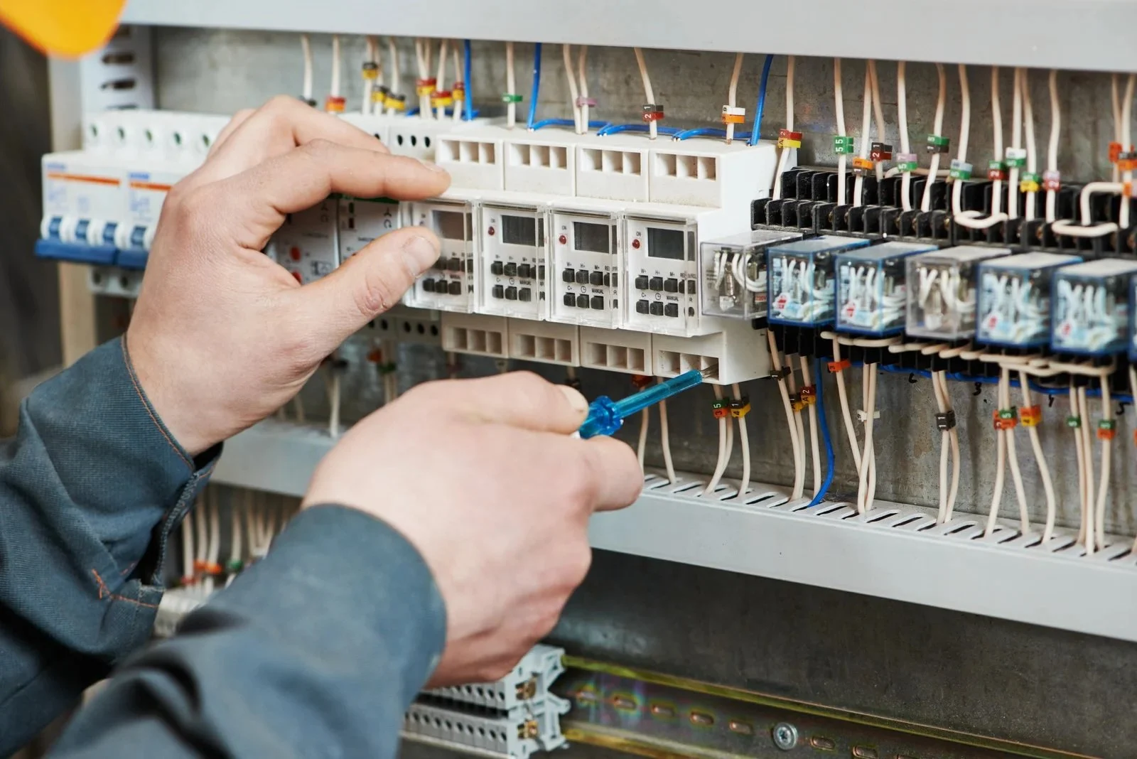 How to identify and avoid unreliable electricians