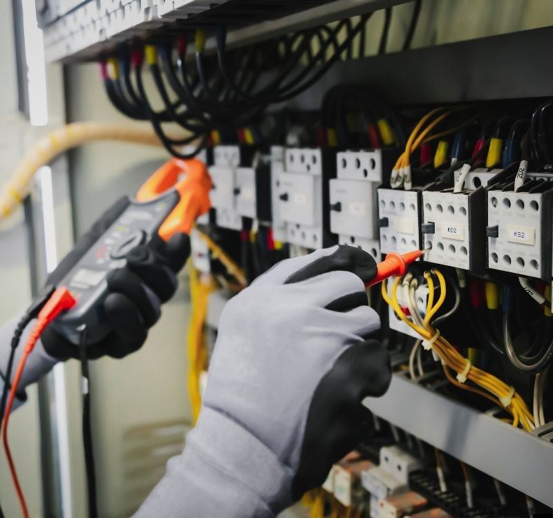 Testing circuits with a multimeter to find an electrical fault